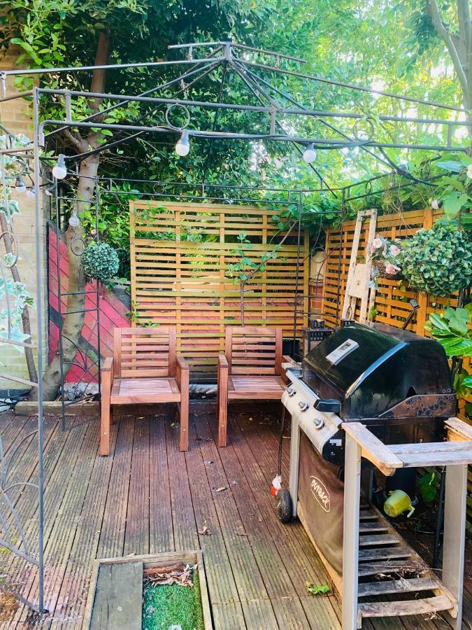 Riverside Double Room With Double Sofa Bed London Exterior foto