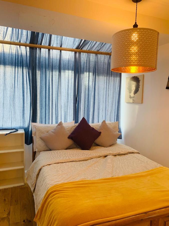 Riverside Double Room With Double Sofa Bed London Exterior foto